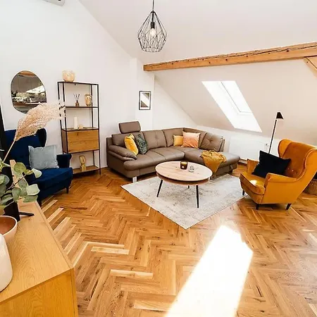 Luxurious 3 Bedroom In The Old Town * Prague