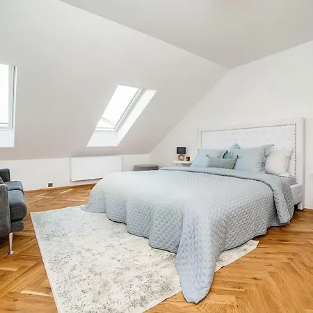 Luxurious 3 Bedroom In The Old Town *