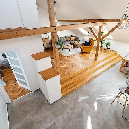 Luxurious 3 Bedroom In The Old Town Apartment Prague