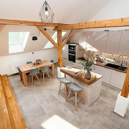 Luxurious 3 Bedroom In The Old Town * Prague