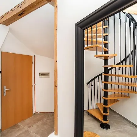 Luxurious 3 Bedroom In The Old Town Apartment