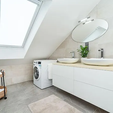 Apartment Luxurious 3 Bedroom In The Old Town