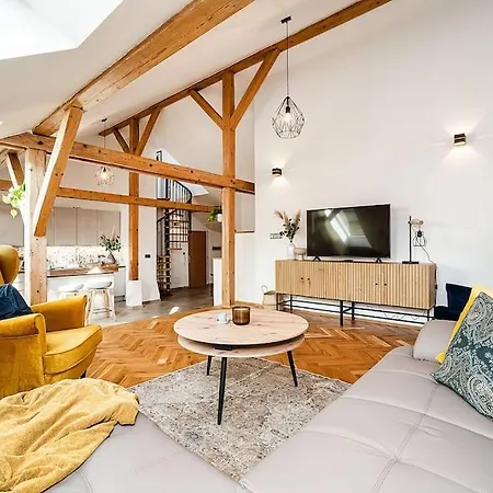 Apartment Luxurious 3 Bedroom In The Old Town