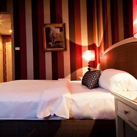 Hotell Friday 4*