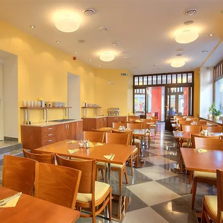 Hotell Gloria 4*