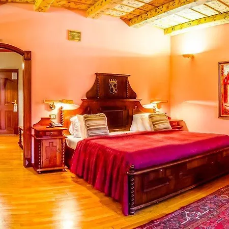 The King Charles Hotel