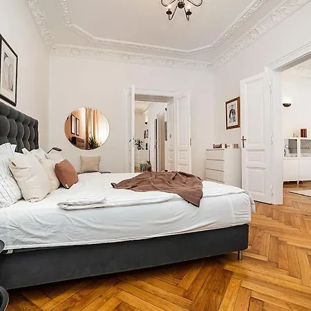 Apartment Luxurious Two-bedroom In The Old Town Prague