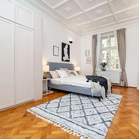 Luxurious Two-bedroom In The Old Town * Prague
