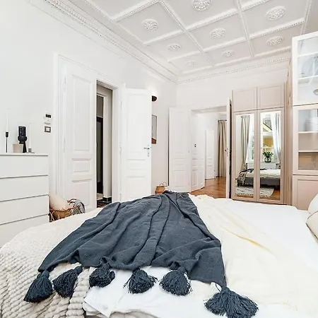 Luxurious Two-bedroom In The Old Town Prague