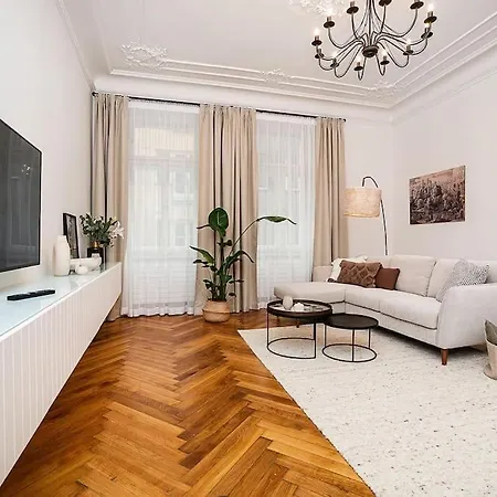 Luxurious Two-bedroom In The Old Town Prague