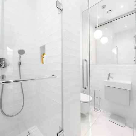 Luxury In The Center Apartment