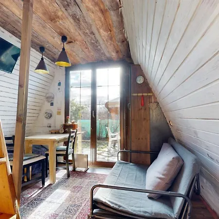 Chalet Tiny Garden House *