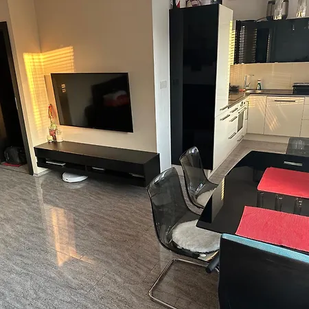 Sunny Modern With 2 With A View And Good Connections To The Centre Apartment *