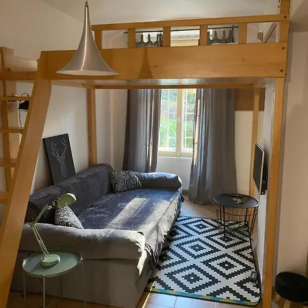 Apartment Cozy Garden In The Heart Of
