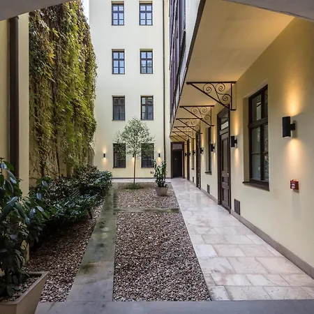 Apartment Upscale In Prime Location Near Sights Prague