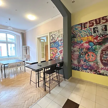 Party House - Ve Smeckach 18, Center!! Apartment *