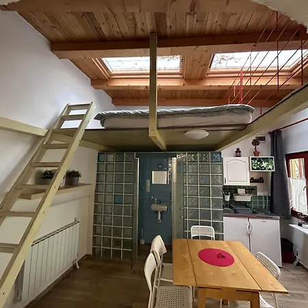 Party House - Ve Smeckach 18, Center!! Apartment *