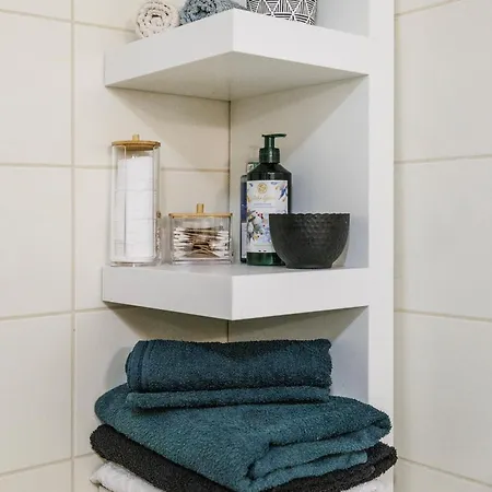 Appartamento Spacious Flat & Parking Possibility, 3 Stops To Wenceslav Square