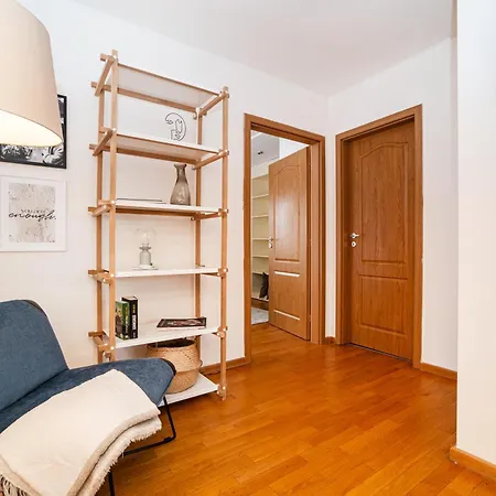 Lavish And Chic Duplex Apartment *