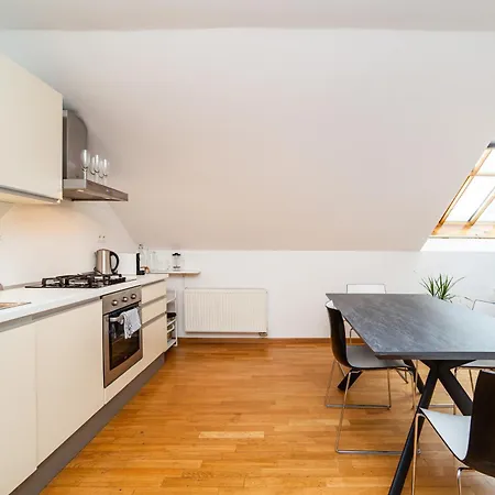 Lavish And Chic Duplex *