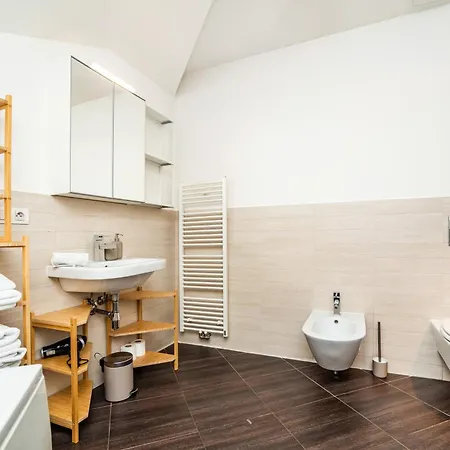 Apartment Lavish And Chic Duplex Prague