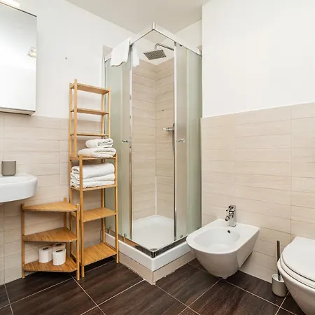 Lavish And Chic Duplex Apartment *