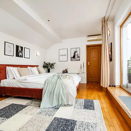 Lavish And Chic Duplex Prague