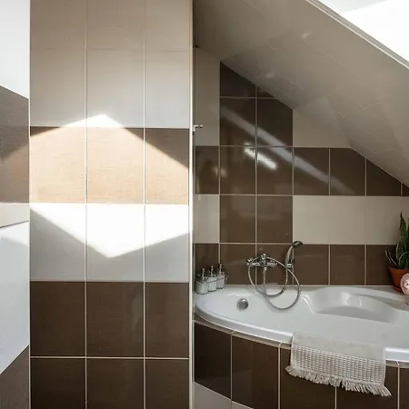 150m² 4br Duplex Near Metro & Center Apartment