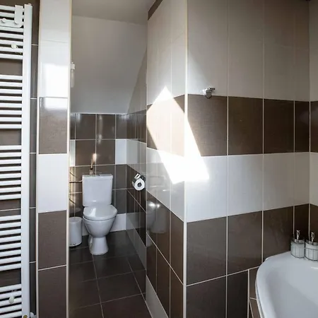 Apartment 150m² 4br Duplex Near Metro & Center Prague