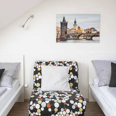 150m² 4br Duplex Near Metro & Center Prague