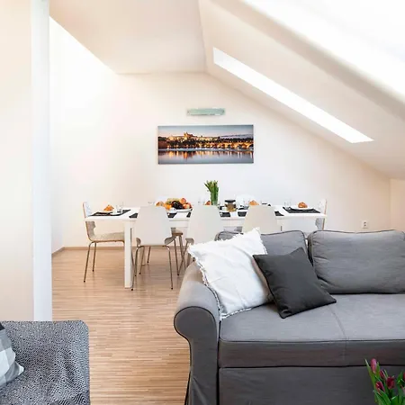150m² 4br Duplex Near Metro & Center Prague