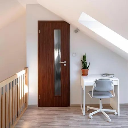 150m² 4br Duplex Near Metro & Center Apartment Prague