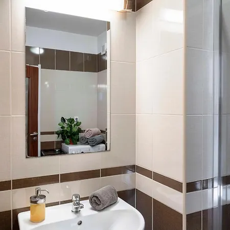 Apartment 150m² 4br Duplex Near Metro & Center Prague