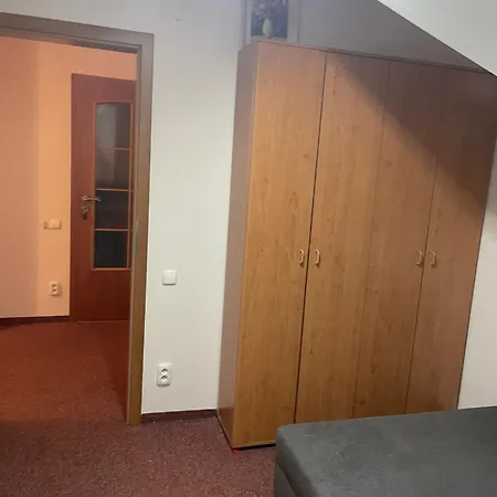 Soukroma Loznice S Terasou A Pracovnou * Prague