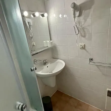Hotel Oaza Praha Hotel 3*