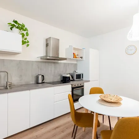 Diamond River Apartment *