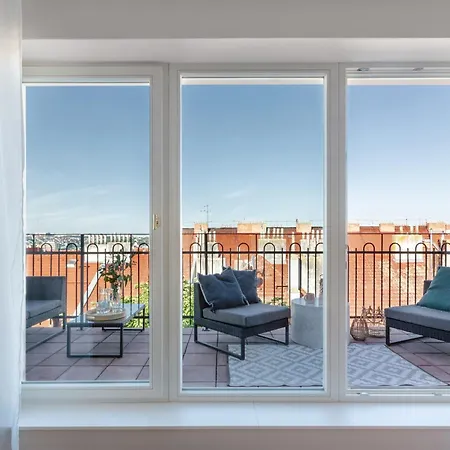Turnkey I Letna Park Apartment *