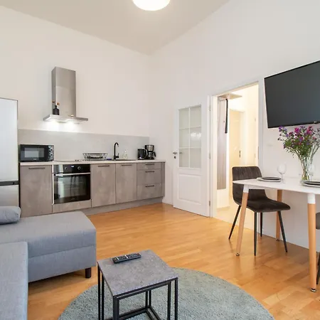 Apartment Stepanska Cr *
