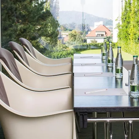 Szálloda Holiday By Ihg 4*
