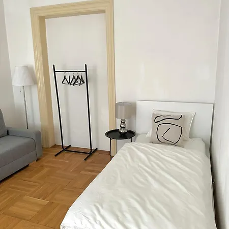 Ve Meste 2 Apartment