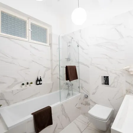 Extraordinary Apartment *