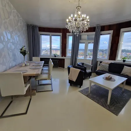 Quiet Spacious With A Balcony * Prag