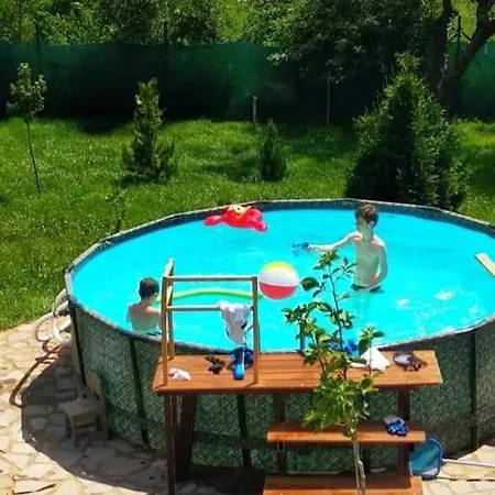 Chalet Tiny Garden House *