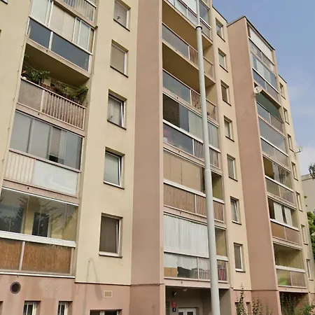 Vintage Apartment *