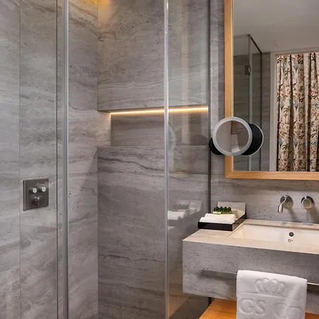 R16 Residences 5*