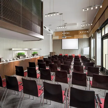 Hotel Clarion Old Town 4*