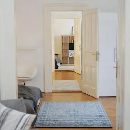 New! Mucha 3bdr Flat In Heart Of The Center Apartment