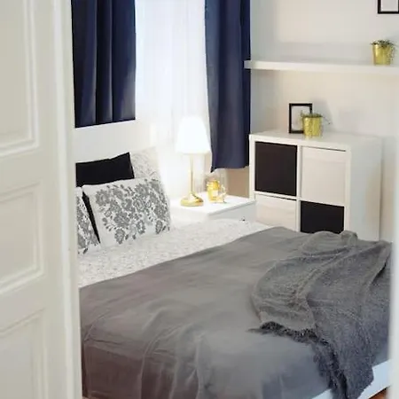Apartment New! Mucha 3bdr Flat In Heart Of The Center *