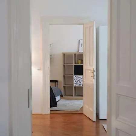 New! Mucha 3bdr Flat In Heart Of The Center Apartment