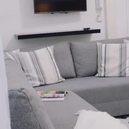 New! Mucha 3bdr Flat In Heart Of The Center Apartment
